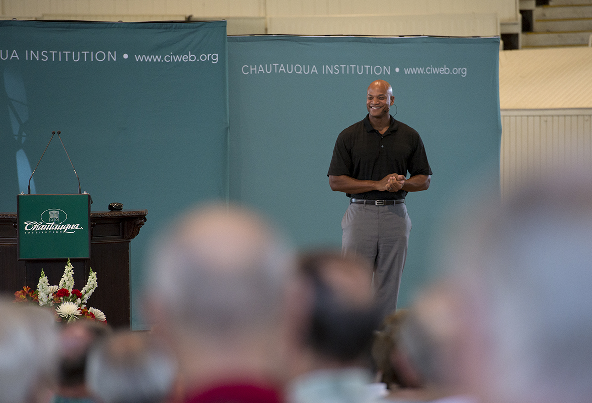 Wes Moore, a war veteran, delivers his lecture, "Coming Back," on Aug. 17, 2016 in the Amphitheater. Photo by Sarah Holm