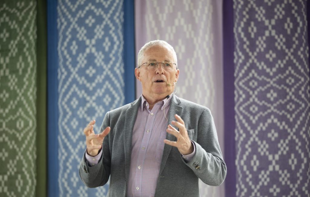 John Scherer discusses five questions to change one’s life, work The Chautauquan Daily