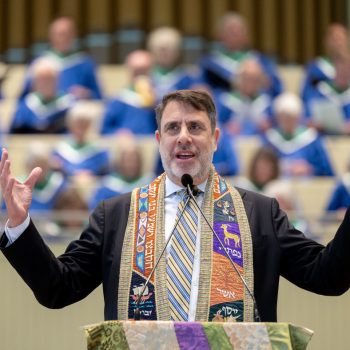 072725_PeterBerg_Worship_DM_01