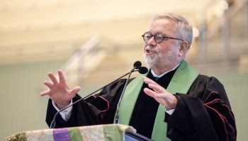 081025_MorningWorshipRevJPeterHolmes_JC_09