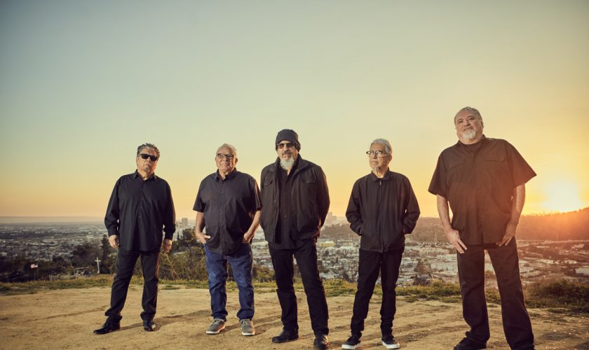 081525 Los Lobos 02