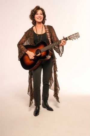 073126_Amy-Grant_01