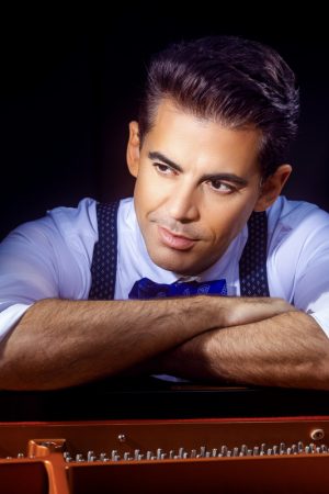 081526_TonyDeSare_CSO