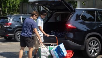 081926_FoodDrive_001