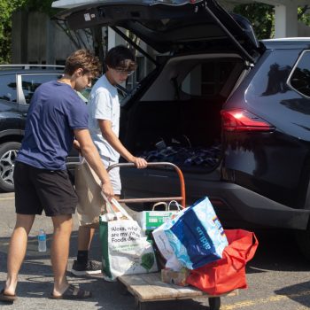 081926_FoodDrive_001